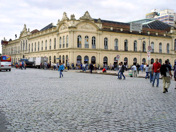 Market / Mercado of Porto Alegre (picture by Claudio Fachel)